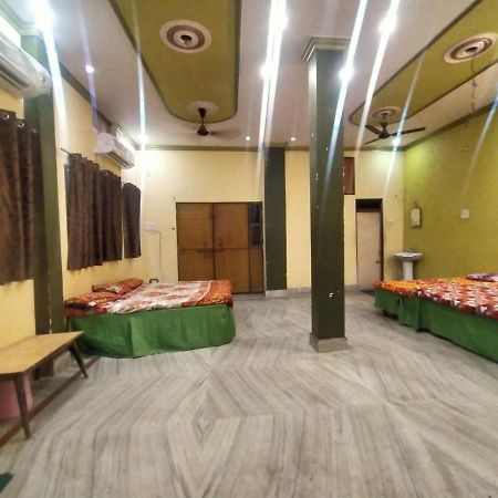 Hotel Aakash Ganga Varanasi Esterno foto