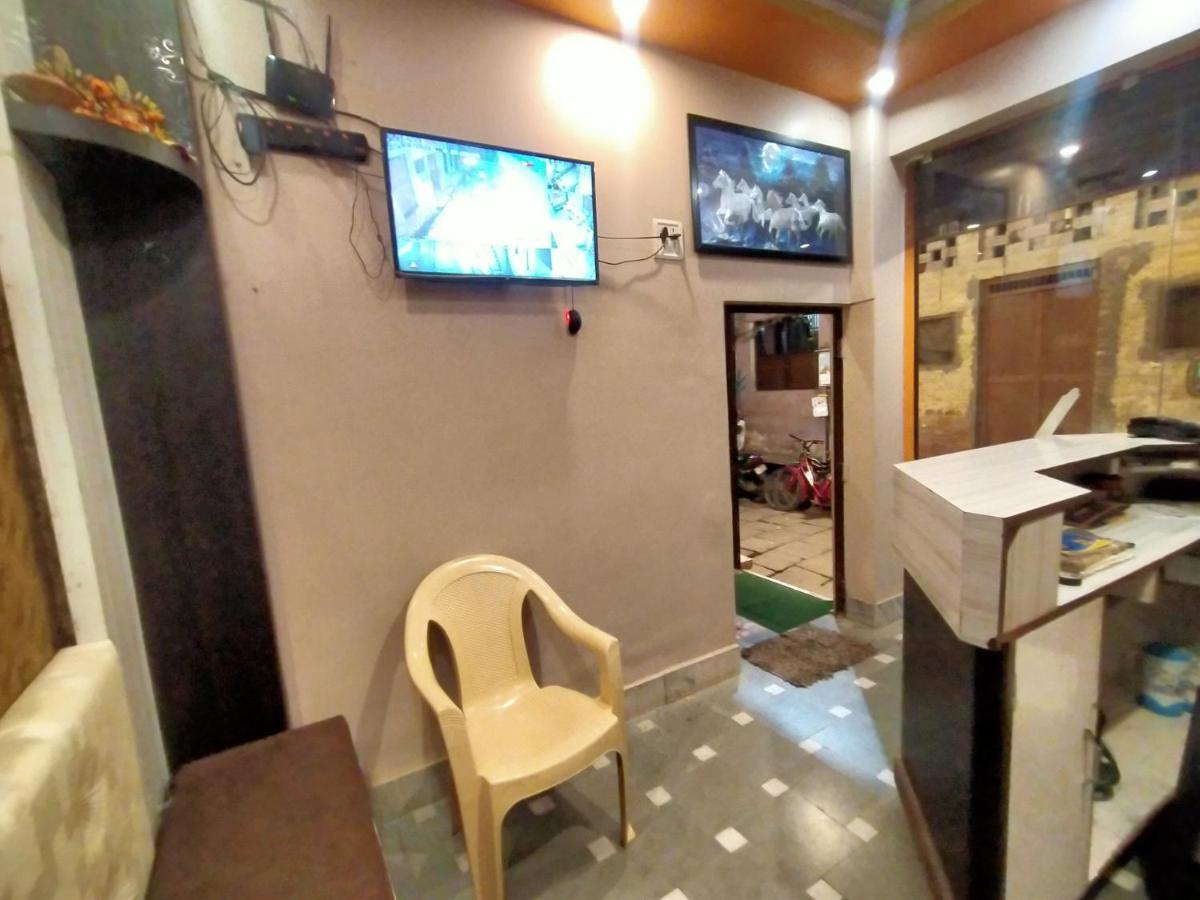 Hotel Aakash Ganga Varanasi Esterno foto