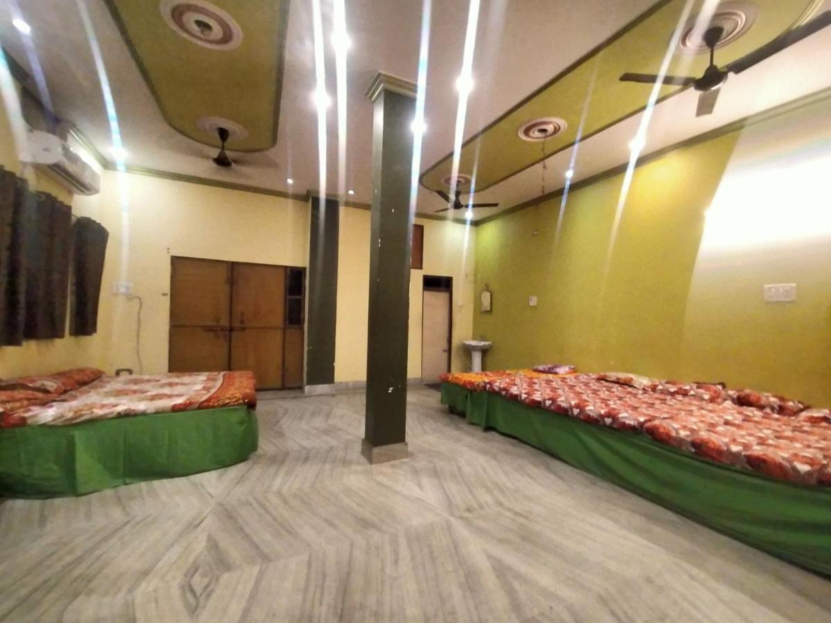 Hotel Aakash Ganga Varanasi Esterno foto