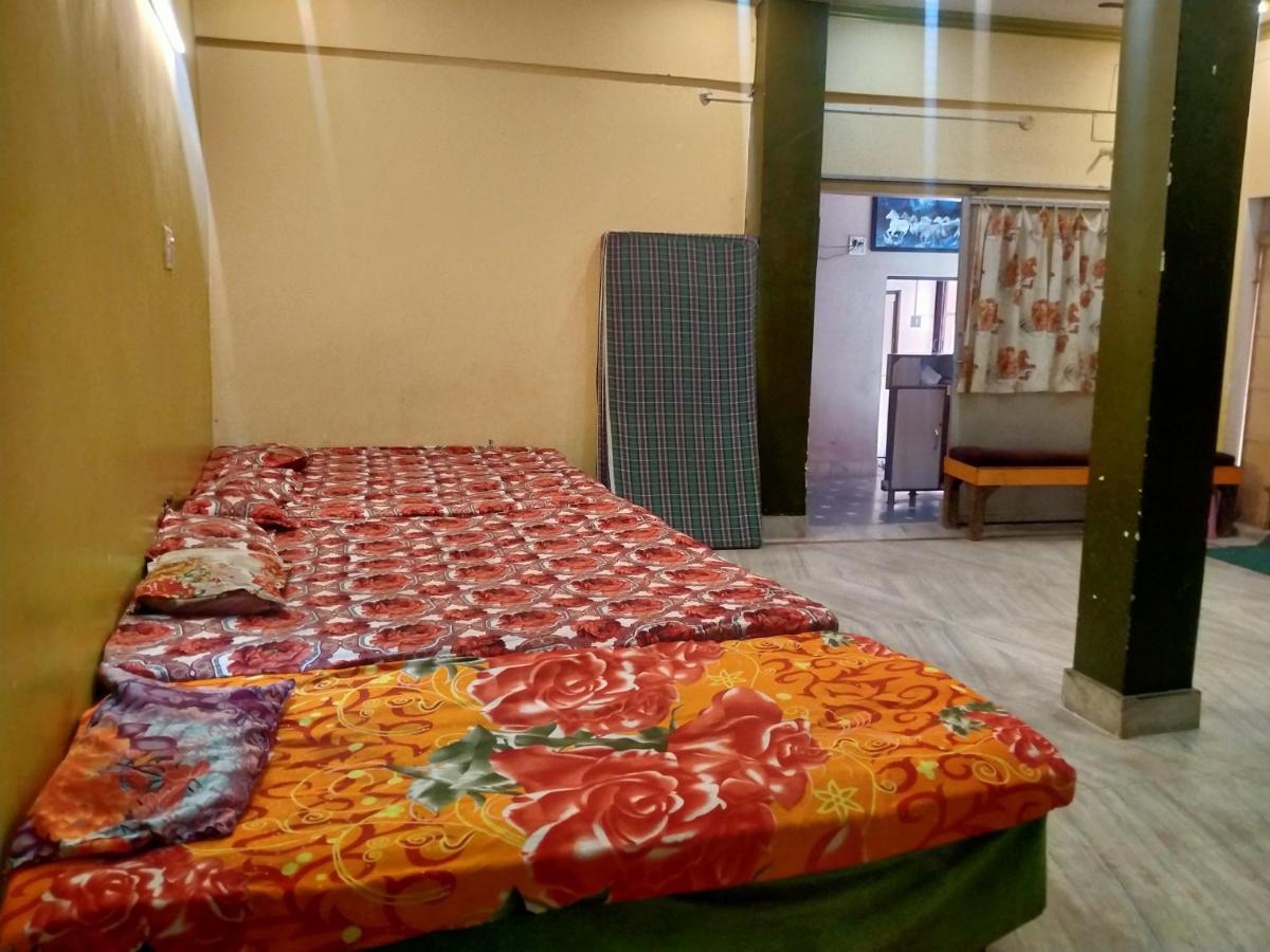 Hotel Aakash Ganga Varanasi Esterno foto