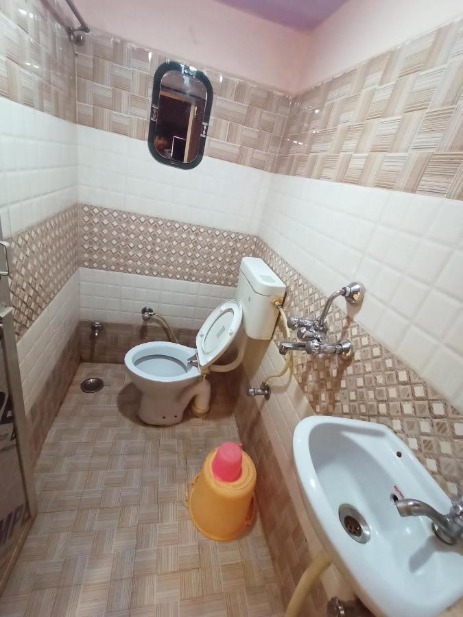 Hotel Aakash Ganga Varanasi Esterno foto