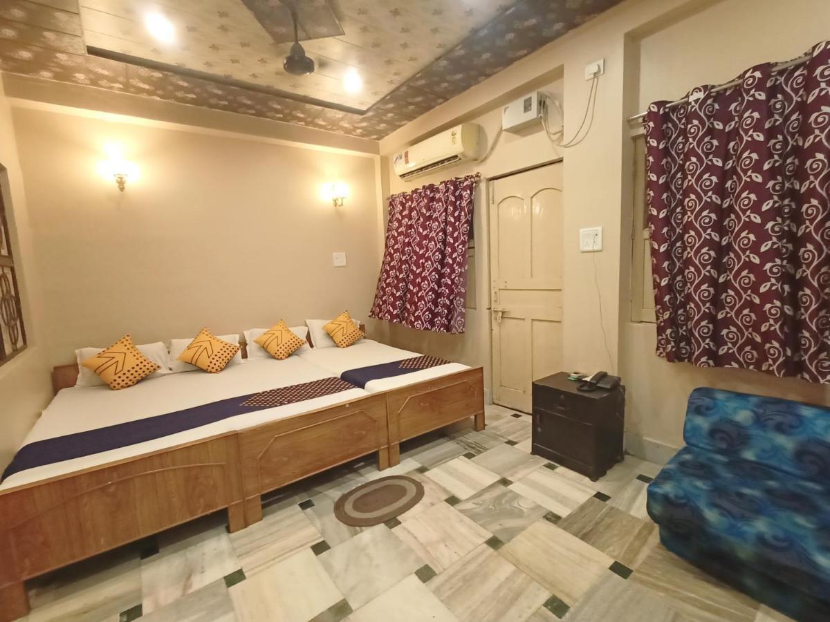 Hotel Aakash Ganga Varanasi Esterno foto
