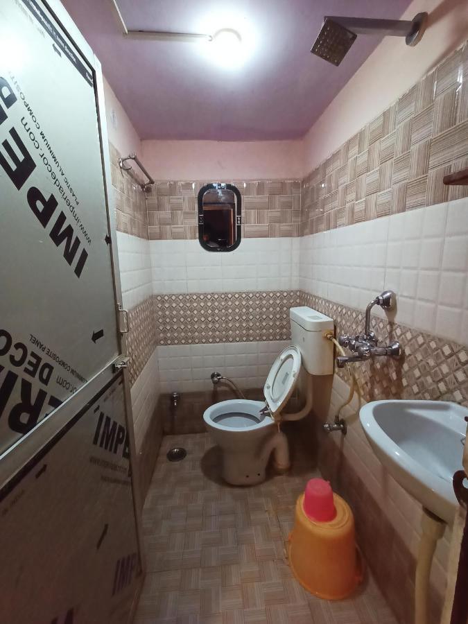 Hotel Aakash Ganga Varanasi Esterno foto